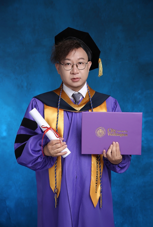 Dr. Weijian Huang